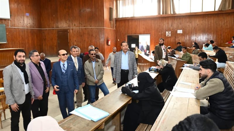 جولة رئيس جامعة أسيوط