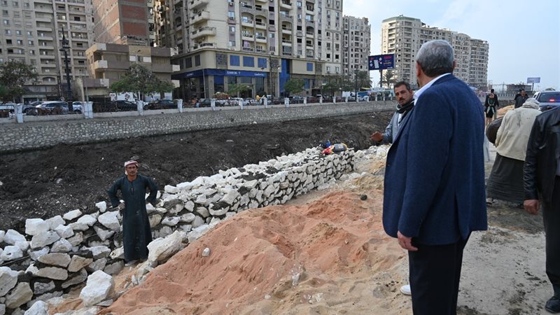 محافظ الغربية خلال