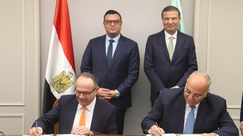 جانب من اجتماع التوقيع