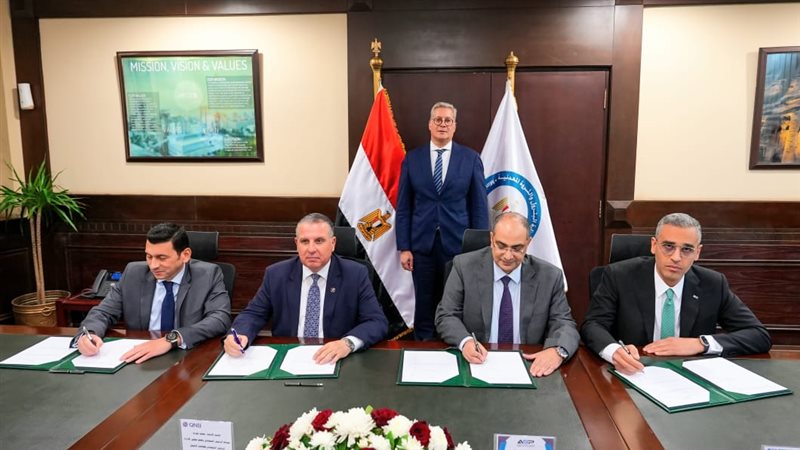 وزير البترول يشهد