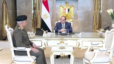 الرئيس السيسي يستقبل القائد العام للقوات المسلحة وزير الدفاع والإنتاج الحربى