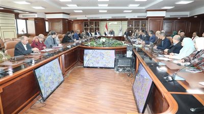 محافظ بني سويف يترأس اجتماع الجنة العليا للبت في طلبات تقنين أراض أملاك الدولة