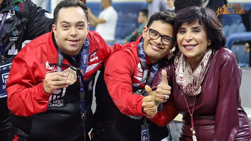 أمل مبدي مع الأبطال