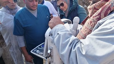 بالصور..قافلة بيطرية تعالج 1443 طائرا وماشية فى الغربية