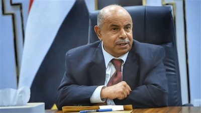 اليمن.. محافظ حضرموت يعلن السيطرة على معسكر حيوي بمنطقة الخشعة