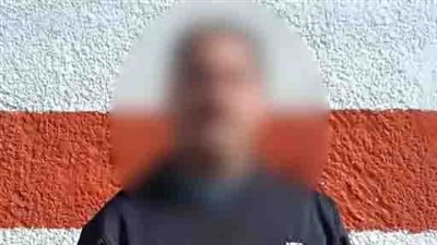   ضبط شخص بمحيط دائرة انتخابية يحث المواطنين للتصويت لمرشح 