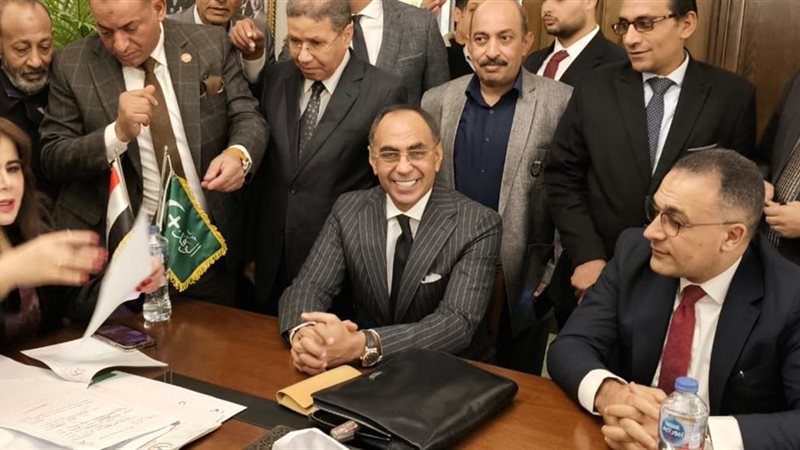 هاني سري الدين يتقدم