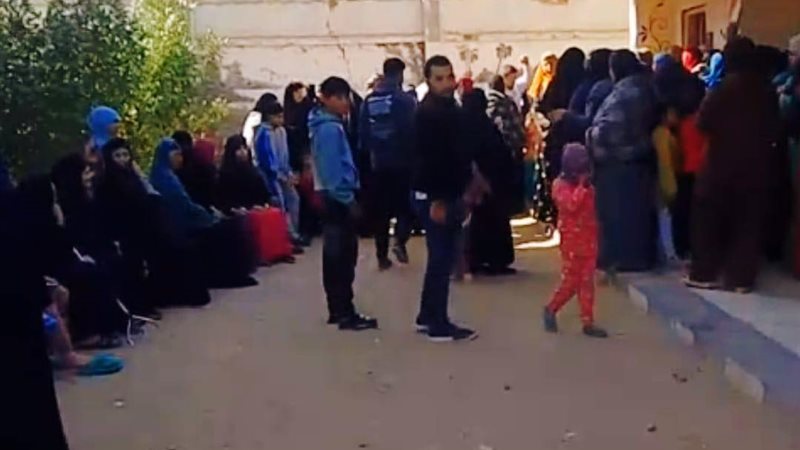 توافد الناخبين على