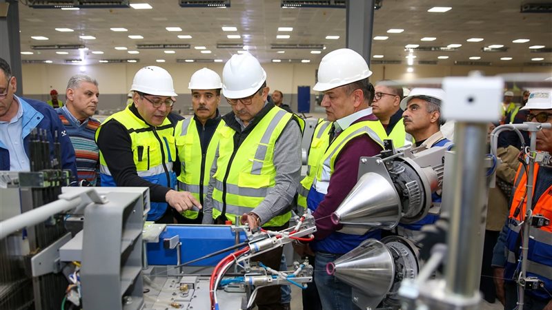 جولة وزير قطاع الأعمال