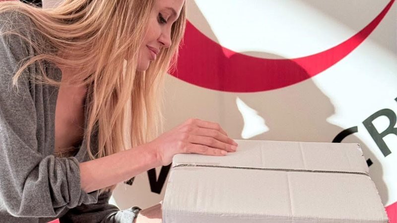 انجلينا جولي في العريش