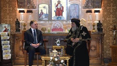 وزير الداخلية يزور قداسة البابا تواضروس الثانى بمقر الكاتدرائية في العباسية