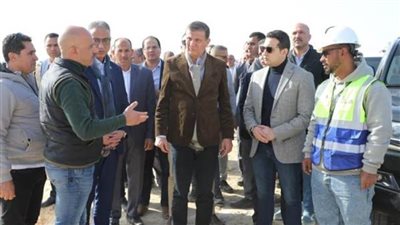 وزير الزراعة ومحافظ الفيوم يتفقدان أعمال الصرف والري بقوتة
