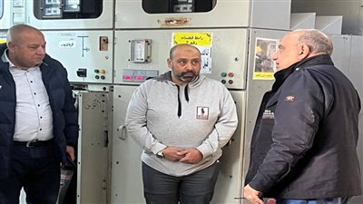 وزير الكهرباء يتفقد مركز خدمة المواطنين ومحطة المحولات بمدينة بورفؤاد 