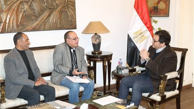 وزير الثقافة يجتمع برئيس هيئة الكتاب والمدير التنفيذي لمعرض القاهرة للكتاب