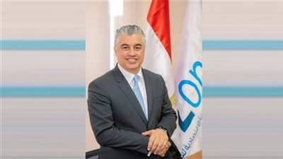 رئيس اقتصادية قناة السويس يوقع عقد شركة أوروجلو مودا تكستايل التركية 