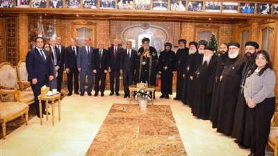 وزير الخارجية يهنئ البابا تواضروس الثاني بمناسبة عيد الميلاد المجيد