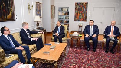 وزير الخارجية يلتقي المبعوث الأممي الخاص إلى اليمن