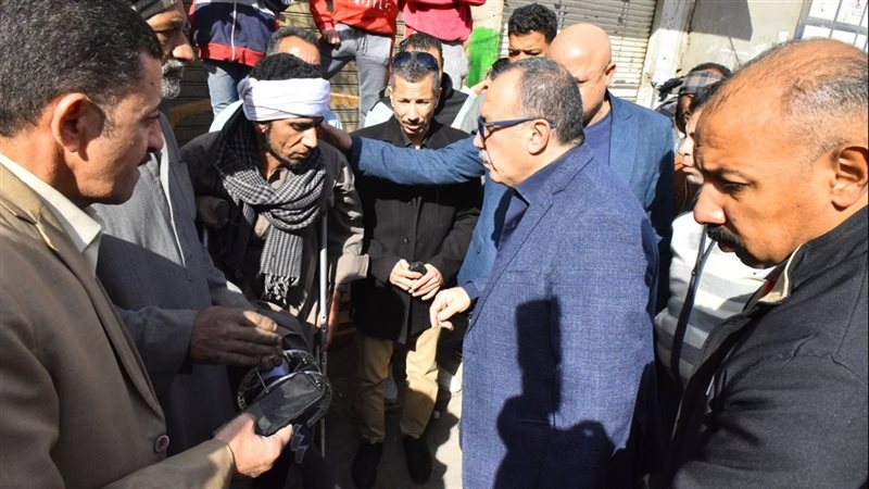 محافظ أسيوط يتكفل