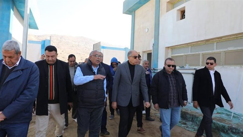 محافظ المنيا خلال