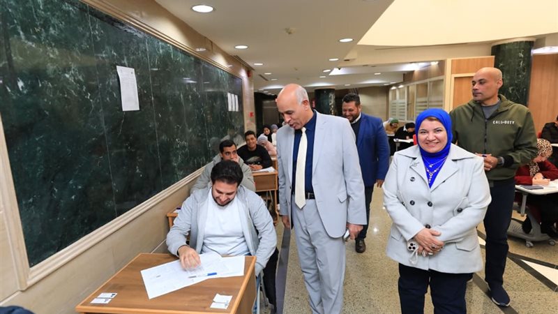 جولة رئيس الجامعة