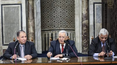 الأزهر يناقش 