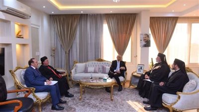 وزير العمل يبحث مقترحًا مع وفد الكنيسة الكاثوليكية بشأن تنظيم إجازات المواطنين