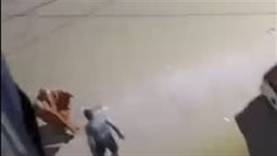 كشف ملابسات تداول فيديو بقيام شخص بالتعدي بالضرب على رجل مسن بالشرقية