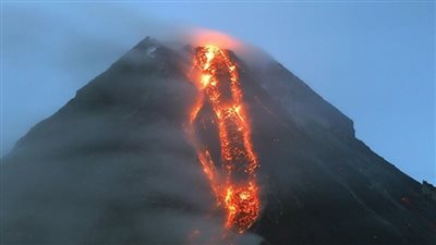 الفلبين تحذر من التواجد بالقرب من بركان 