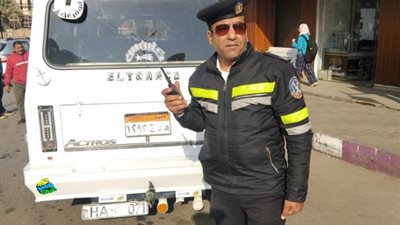 مرور سوهاج يضبط قائد الميكروباص المسيء 