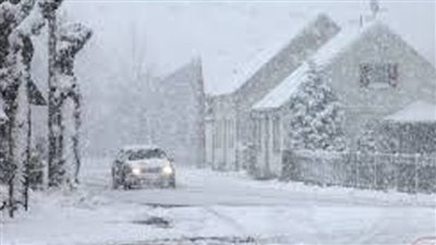 ثلوج كثيفة تغلق جسراً رئيسياً شمال ألمانيا وتلوّح بإغلاق المدارس