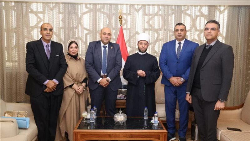 وزير الأوقاف يستقبل