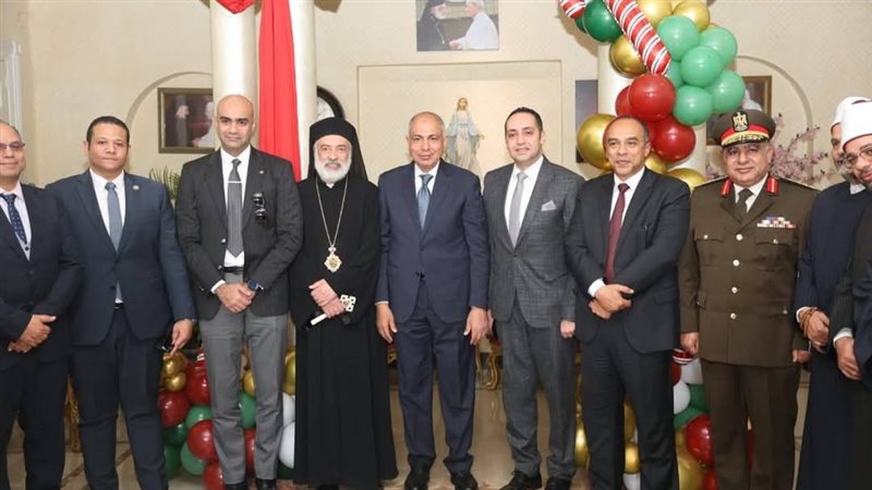 محافظ المنيا يهنئ