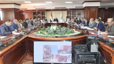 محافظ بني سويف يُتابع ملف تقنين أراضى أملاك الدولة خلال اجتماع العليا للبت