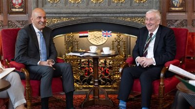 رئيس مجلس العموم البريطاني يبحث تعزيز التعاون مع سفير مصر بالمملكة المتحدة