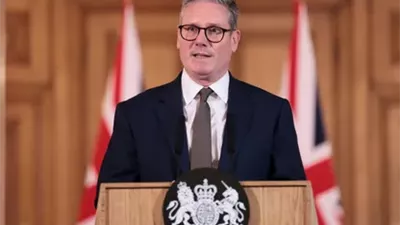 رئيس الوزراء البريطاني يهدد بحظر منصة إكس في بلاده