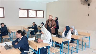 محافظ بني سويف يتابع انتظام سير وأعمال امتحانات الفصل الأول لسنوات النقل