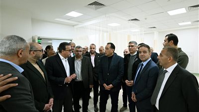 رئيس الوزراء يتفقد الأعمال النهائية لمشروع مستشفى بولاق الدكرور العام بالجيزة