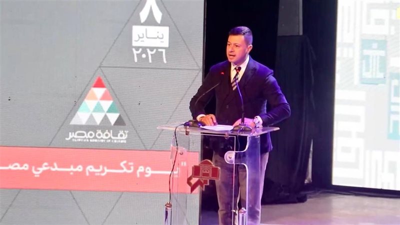 الدكتور حسين حسني