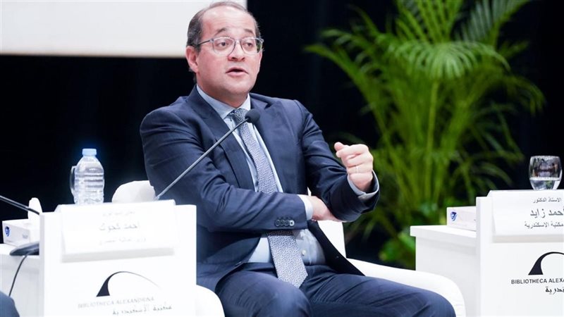 وزير المالية خلال