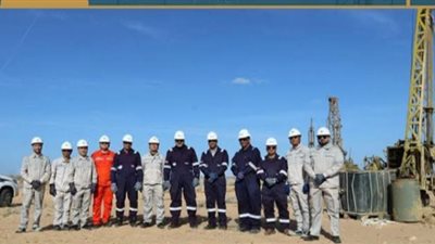 رئيس القابضة للبتروكيماويات يتفقد مشروع المصرية للصودا آش بمدينة العلمين