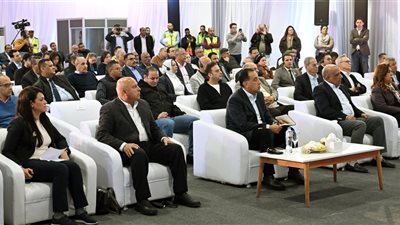 مدبولي يفتتح المرحلة الأولى من مشروع «أوبيليسك» للطاقة الشمسية بنجع حمادي 