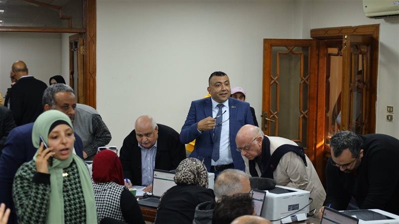 توافد كبير في اليوم