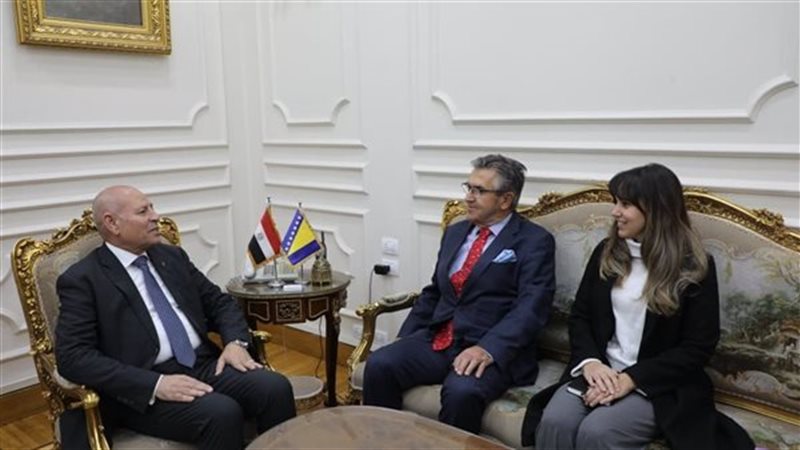 محافظ القاهرة يستقبل