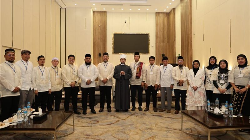 وزير الأوقاف مع أعضاء