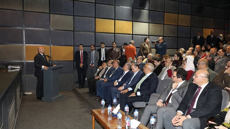 جانب من الندوة 