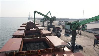 بدء أعمال إنشاء محطة تصدير الأسمنت الصب بميناء شرق بورسعيد