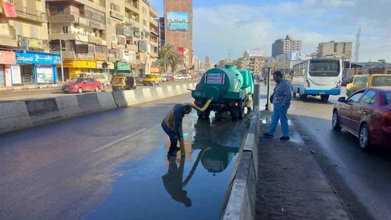 جانب من كسح مياه