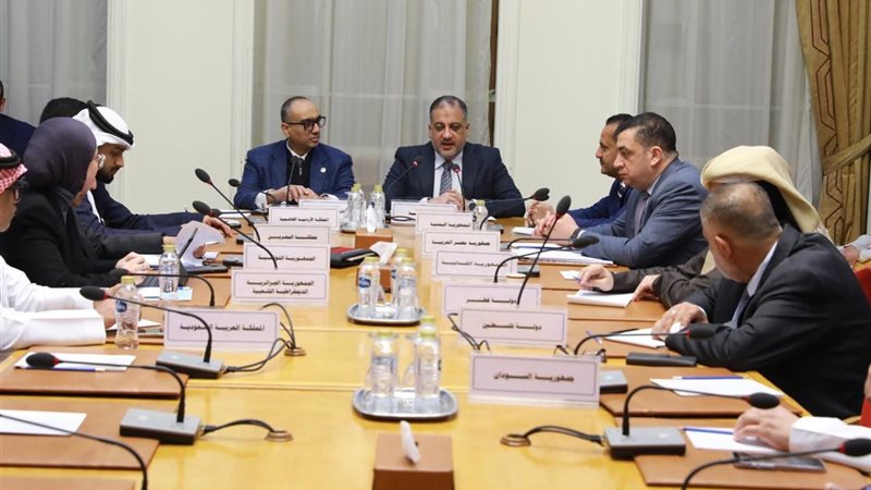 صورة من اجتماع اللجنه