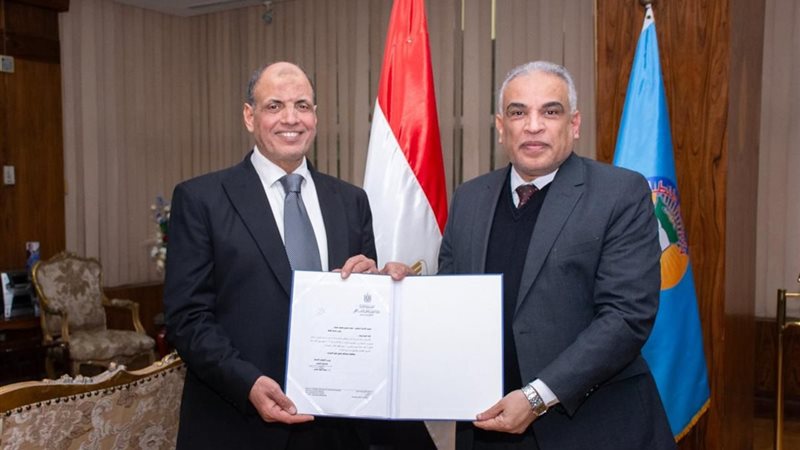 رئيس جامعة طنطا خلال