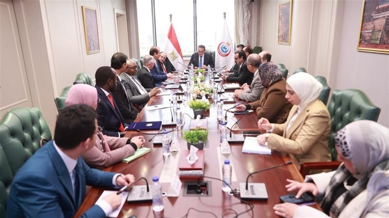 اجتماع وزير الصحة